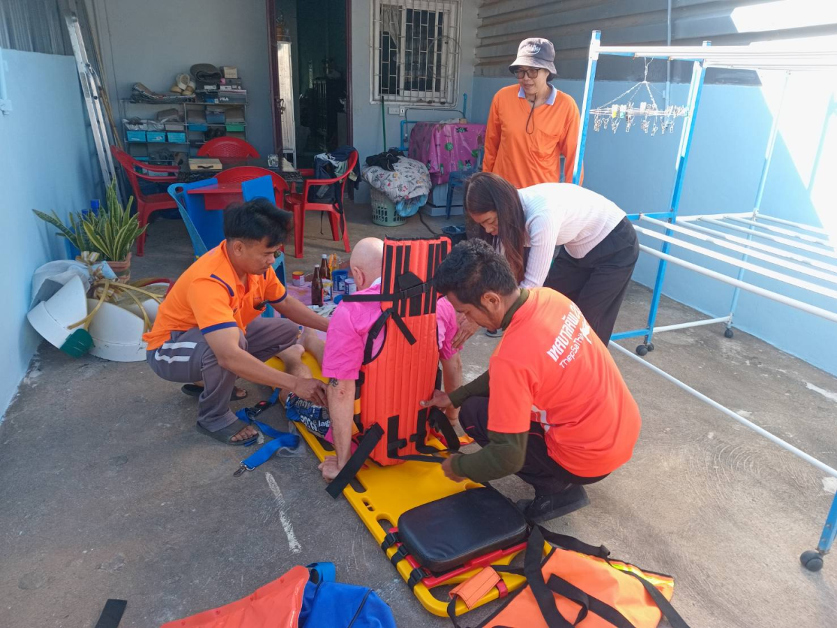 การออกเหตุฉุกเฉินช่วยเหลือผู้ประสบอุบัติเหตุ ณ ซอยโรงเรียนอนุบาลเทพสถิต